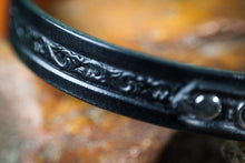 Load image into Gallery viewer, 3/4&quot; Handmade leather BDSM collar with filigree embossing and nickel plated hardware. Color: Black. Close up
