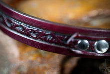 Load image into Gallery viewer, 3/4&quot; Handmade leather BDSM collar with filigree embossing and nickel plated hardware. Color: Cordovan. Close up
