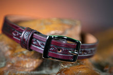 Load image into Gallery viewer, 3/4&quot; Handmade leather BDSM collar with filigree embossing and nickel plated hardware. Color: Cordovan. Rear buckle
