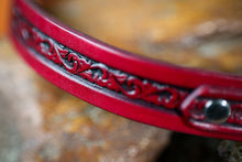 Load image into Gallery viewer, 3/4&quot; Handmade leather BDSM collar with filigree embossing and nickel plated hardware. Color: Oxblood. Close up
